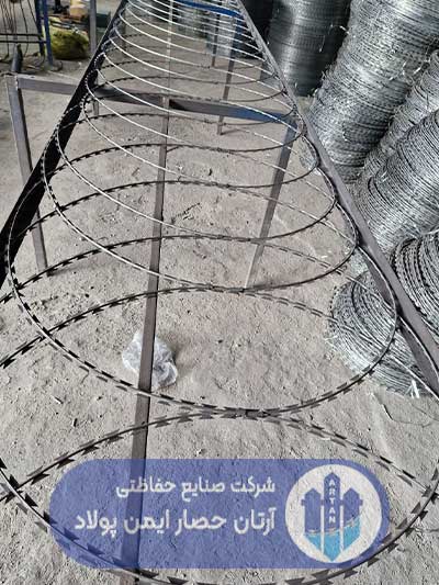 سیم تیغ‌دار حلقوی مسطح